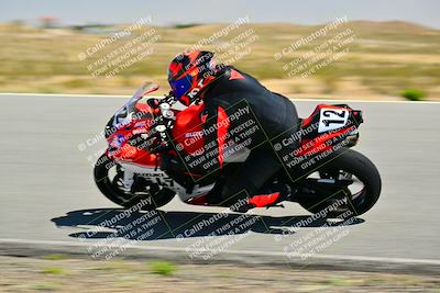 media/Apr-13-2025-TrackXperience (Sun) [[fb1ef998a6]]/Level 2 (Intermediate)/Turn 8 (Session 3)/